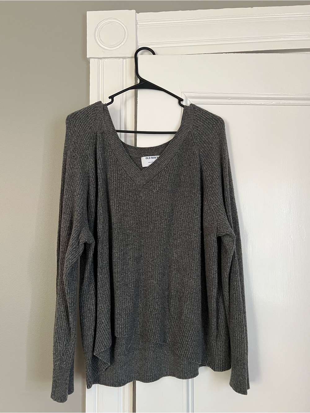 Old Navy Women's Dark Gray V-Neck Ribbed Sweater